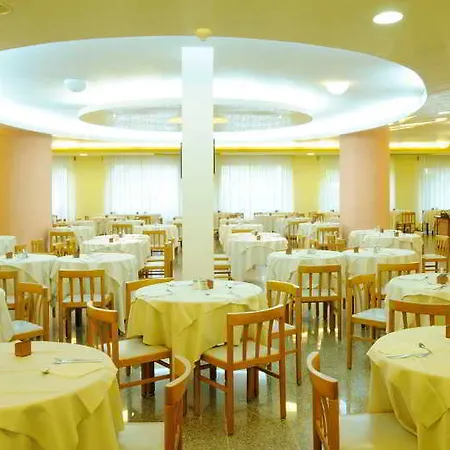 Oasi Wellness & Ξενοδοχείο Ρίβα ντελ Γκάρντα